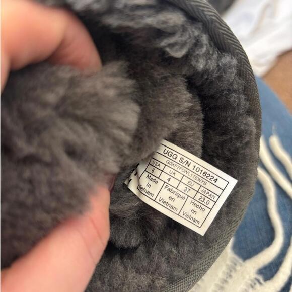 UGG Classic Gray Suede Boots Women’s Size 6 - Picture 9 of 13